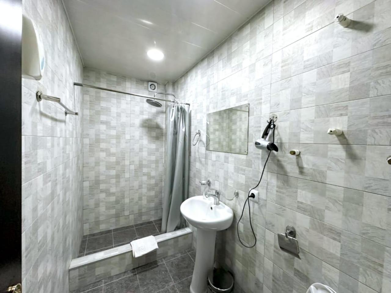 Hotel Home Tbilisi Ngoại thất bức ảnh